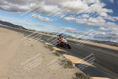 media/Nov-16-2025-Race Pace (Sun) [[8c5fa54630]]/Verified Riders/6-Turn 10 Inside (1145am)/